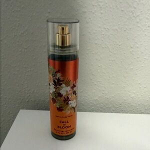 New Full size Bath & Body Works Fall in Bloom Mist